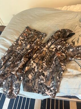 Sitka Downpour Jacket + Pants Set (Size Medium)